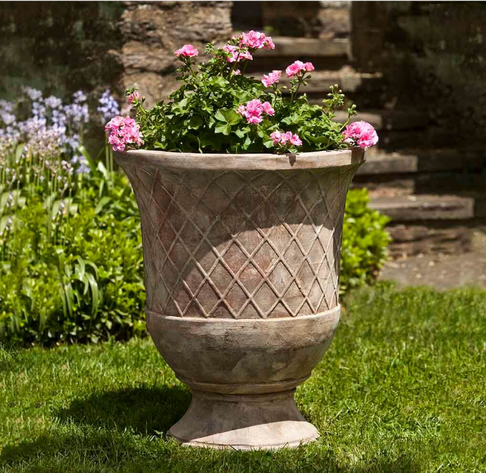 Pomezio Urn